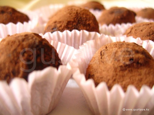 Recettes de Noël et de fêtes : truffes au chocolat et à la crème fraîche  très faciles à préparer, la recette - Gustave